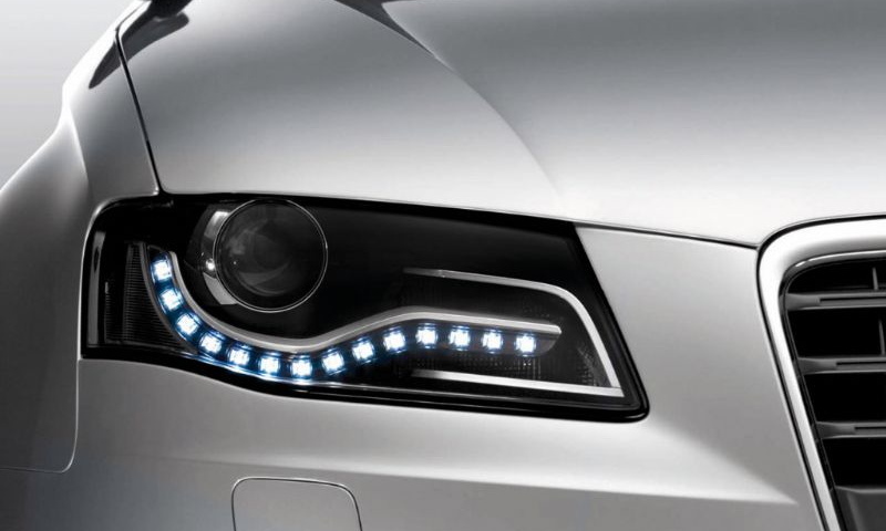 Een Audi met LED-dagrijverlichting