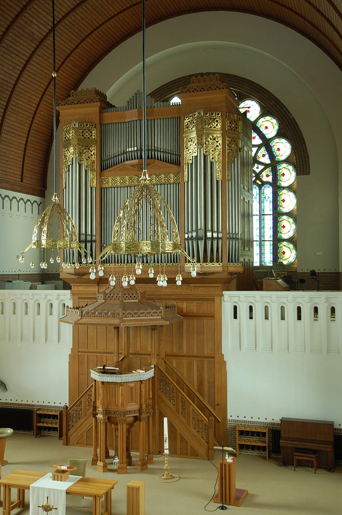 Simon Stelling liet zijn leerlingen een concert geven op het Steinmeyer-orgel in de Adventskerk in Alphen aan den Rijn